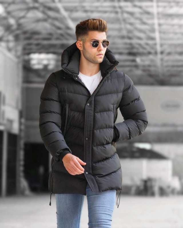 Черная зимняя курточка средней длины К-552