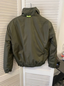 Модная мужская курточка на осень цвета хаки К-558