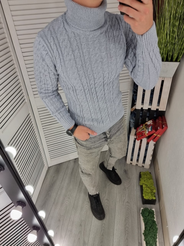 Светло серый вязаный свитер с горлом Т-605