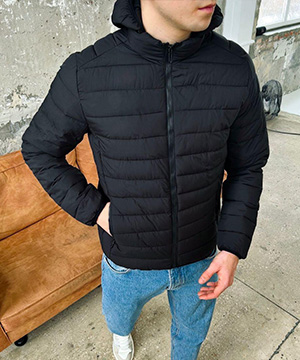 Черная стеганая мужская куртка с капюшоном на весну К-636