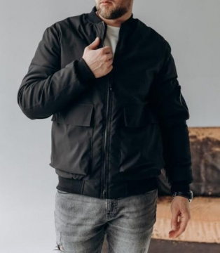 Черный весенний бомбер с карманами К-651