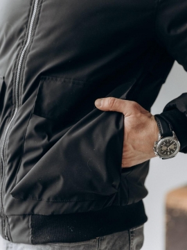 Черный весенний бомбер с карманами К-651