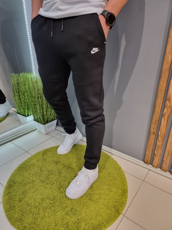 Чорні теплі чоловічі штани Nike на флісі Б-421