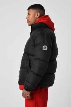 Зимняя короткая мужская черная куртка без капюшона К-897