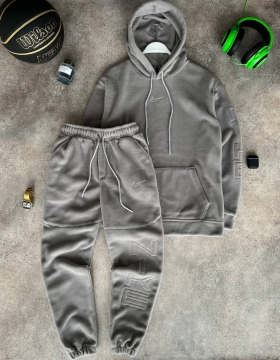 Светлый серый спортивный костюм Nike из полара К-616