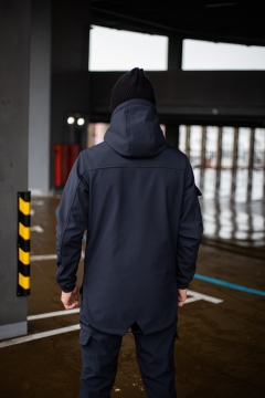 Темно-синія чоловіча демісезонна куртка з софтшеллу з капюшоном K-939