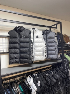Брендовая мужская жилетка Moncler (3 цвета) К-948
