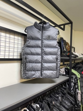 Брендовая мужская жилетка Moncler (3 цвета) К-948