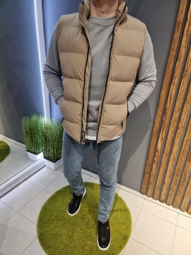 Базовая бежевая мужская жилетка весна осень К-967