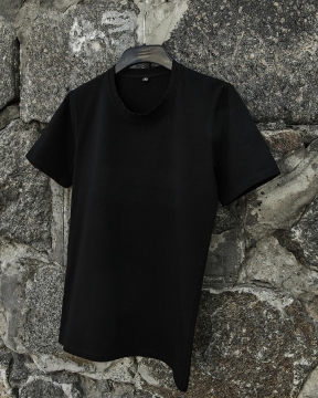 Черная базовая мужская футболка с круглым вырезом Ф-1145