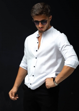 Белая приталенная рубашка с черными пуговицами Р-1284