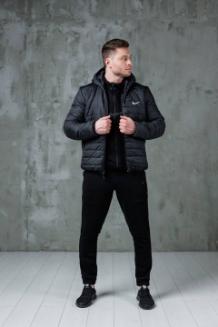 Черная стеганая мужская курточка с капюшоном К-1080