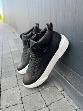 Високі чоловічі чорні шкіряні зимові кеди з білою підошвою Т-834