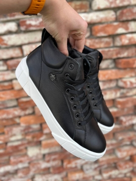 Високі чоловічі чорні шкіряні зимові кеди з білою підошвою Т-834