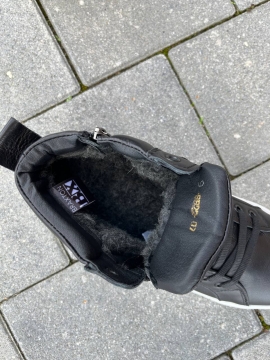 Високі чоловічі чорні шкіряні зимові кеди з білою підошвою Т-834